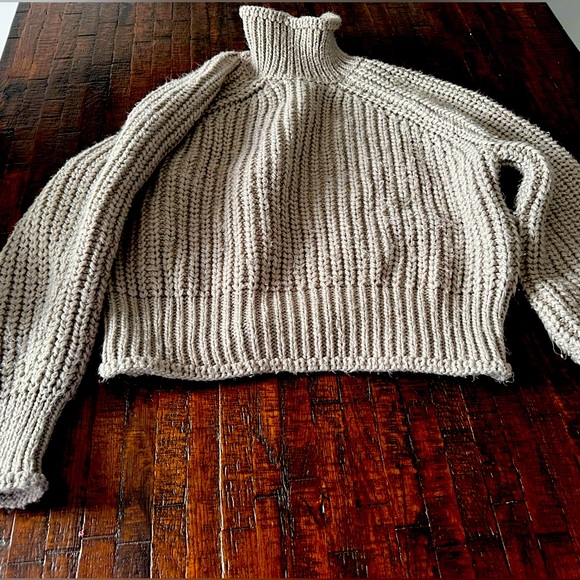 American Eagle medium sweater - Picture 3 of 4